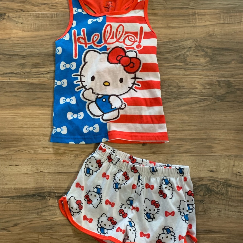 Girl’s Hello Kitty Pajama Set